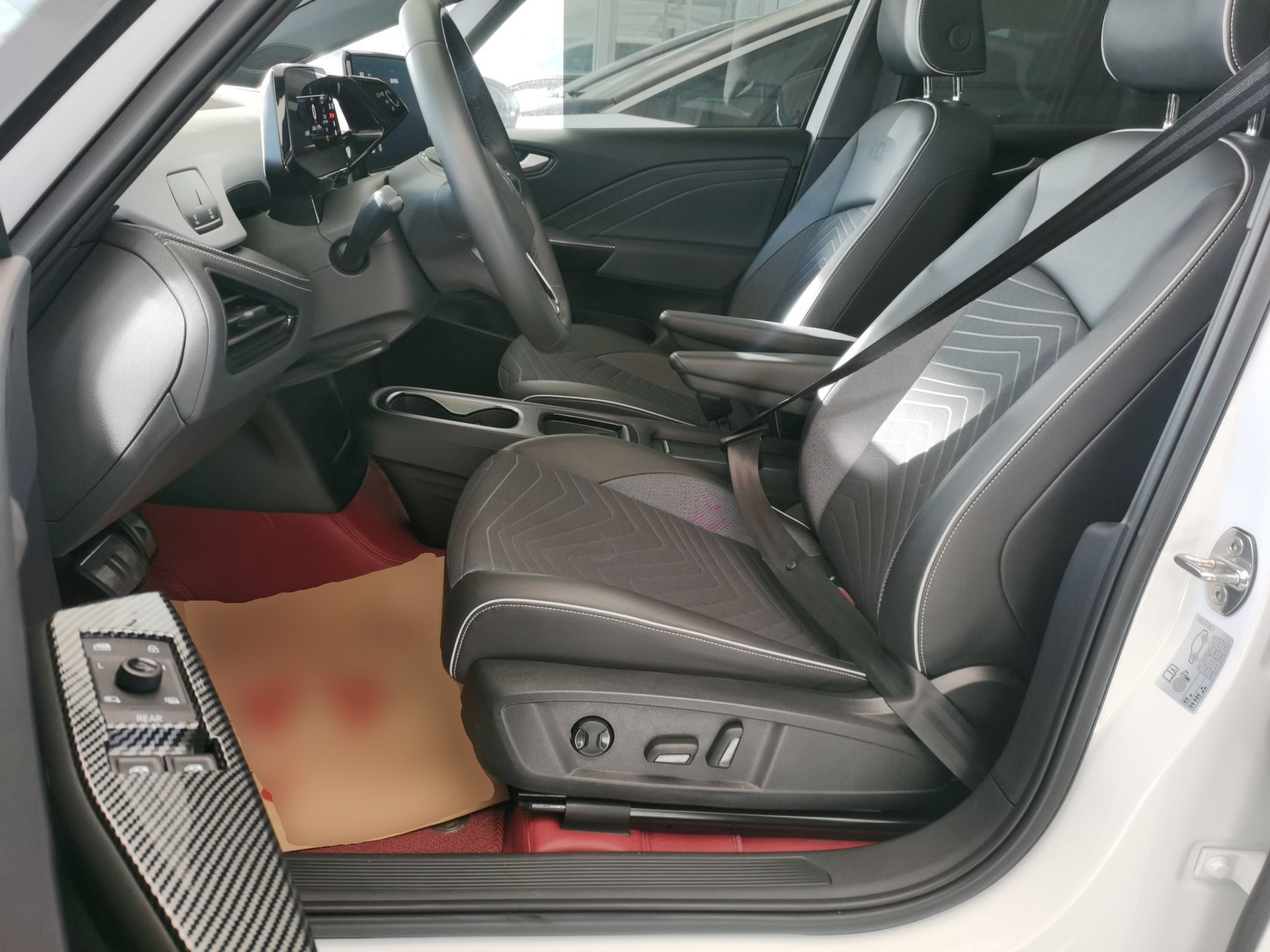 Переднее сиденье в автомобиле