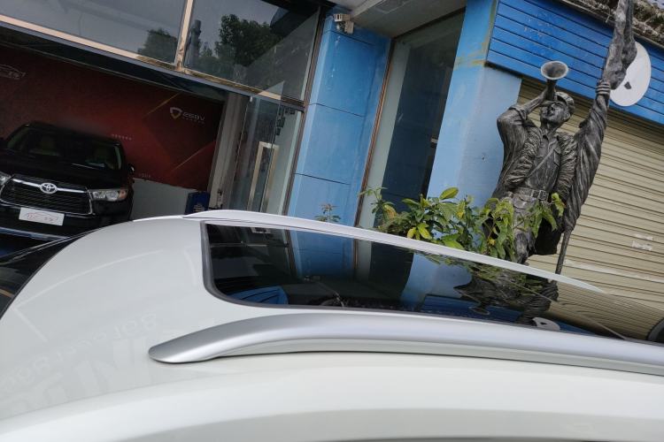 Used Roewe D5X DMH 2024 135 Tech Edition