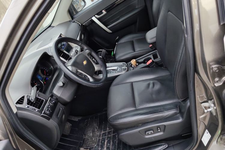Used Chevrolet Captiva 2015 2.4L 4x4 Flagship Edition 7-Seater
