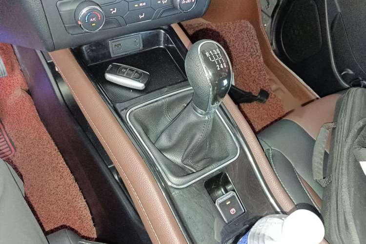 Used Dongfeng Fengon 580 2017 1.5T Manual Luxury Model
