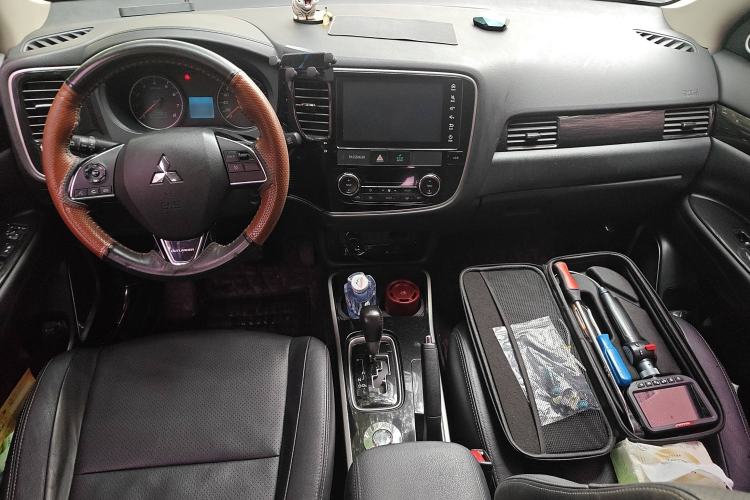 Used Mitsubishi Outlander 2018 2.0L Two-Wheel Drive Glory Edition 5 Seats
