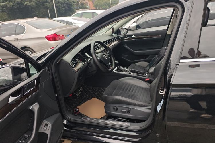 Used Volkswagen Magotan 2018 330TSI DSG Luxury Model
