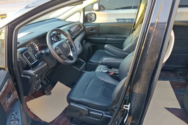 Used Honda Elysion 2016 2.4L Classic Edition
