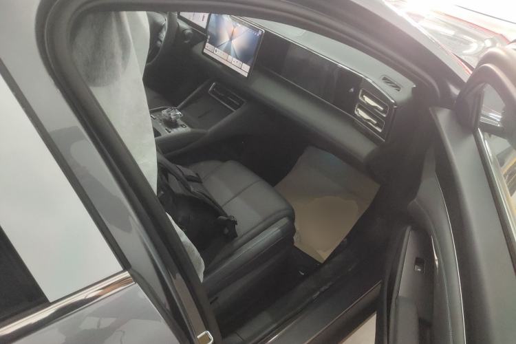 Used BYD Qin L 2025 DM-i Smart Drive 120KM Leading Model
