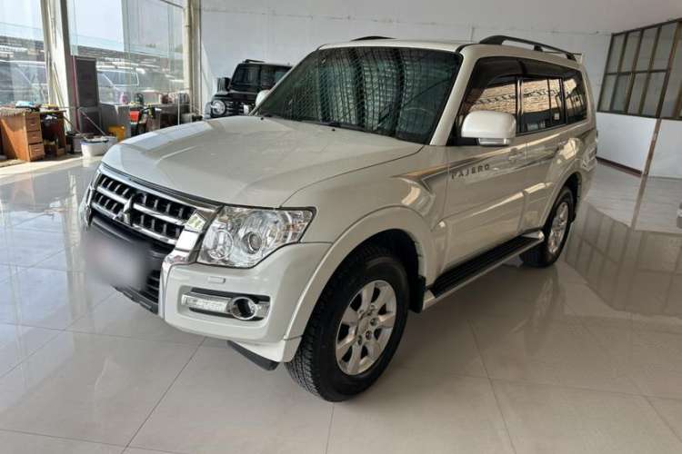 Used Mitsubishi Pajero 2018 3.0L Automatic Standard Edition
