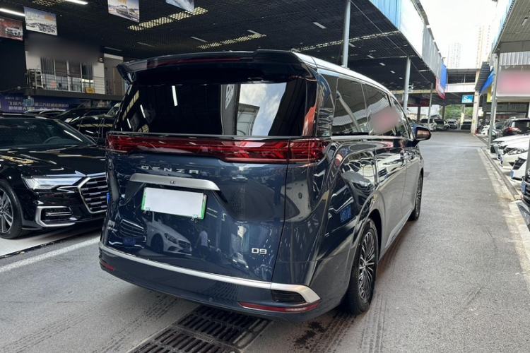 Used Denza D9 2022 DM-i 970 Four-Wheel Drive Flagship Model
