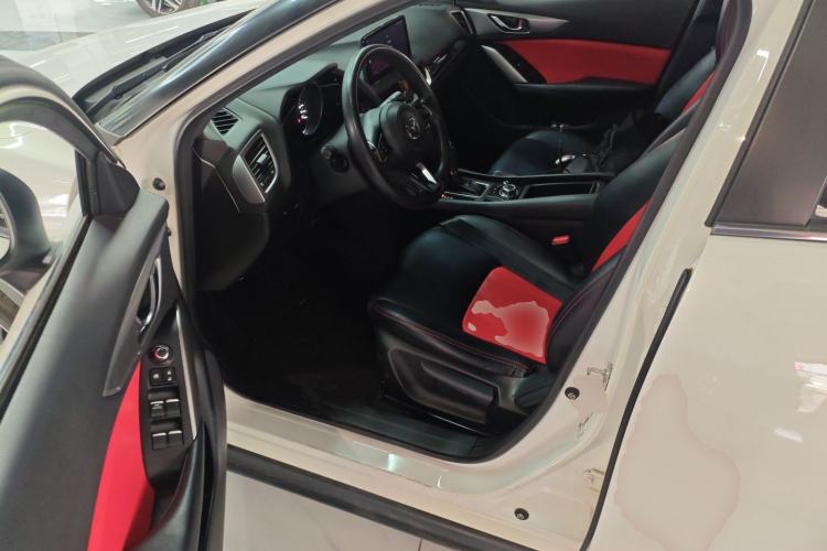 Used Mazda CX-4 2018 2.0L Automatic Two-Wheel Drive Blue Sky Dynamic Version China VI Standard
