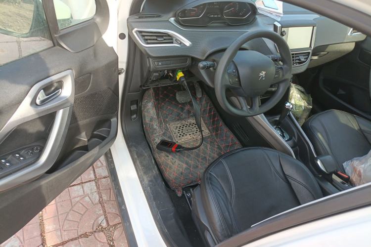 Used Peugeot 2008 2014 1.6L Automatic Fashion Edition