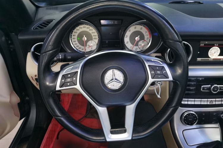 Used Mercedes-Benz SLK-Class 2011 SLK 200 Fashion Model
