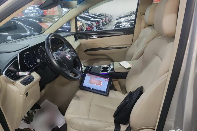 Used Buick GL8 2022 ES Landtrek 653T Luxury Edition
