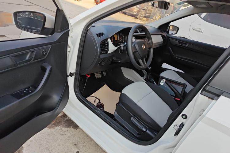 Used Skoda Fabia 2015 1.4L Automatic Front-Drive Model