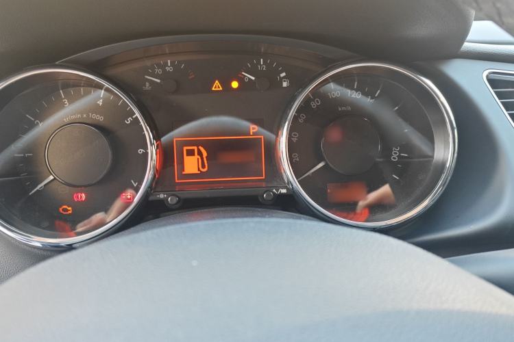 Used Peugeot 3008 2015 2.0L Automatic Trend Edition
