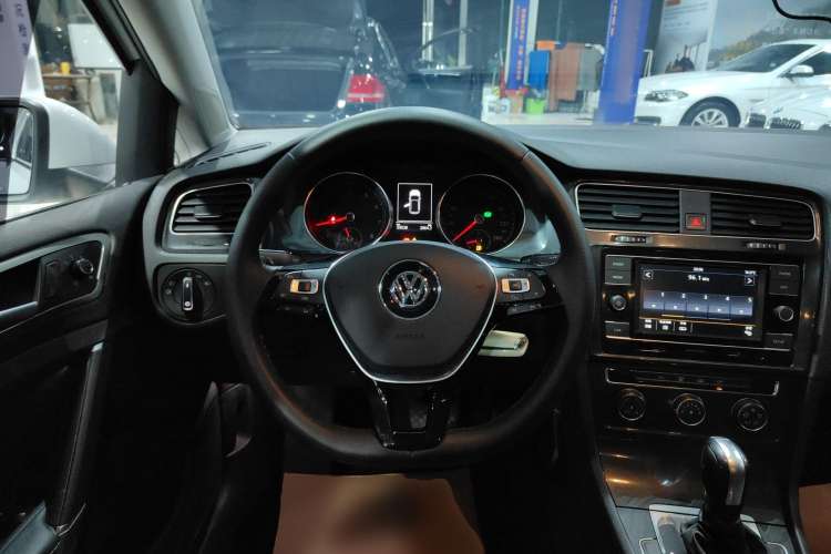 Used Volkswagen Golf 2018 230TSI Automatic Comfort Model
