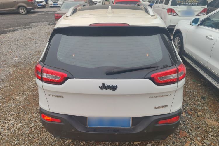 Used  Cherokee 2016 2.4L Leading Edition