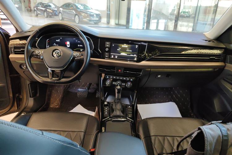 Used Volkswagen Passat 2019 330TSI Luxury Edition China VI Standard
