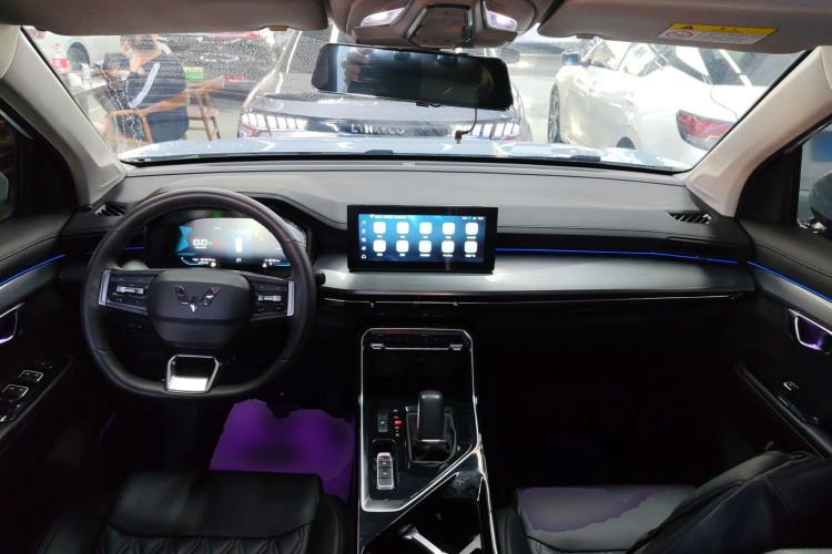 Used Wuling Asta 2022 2.0L DHT Electric-Speed Version
