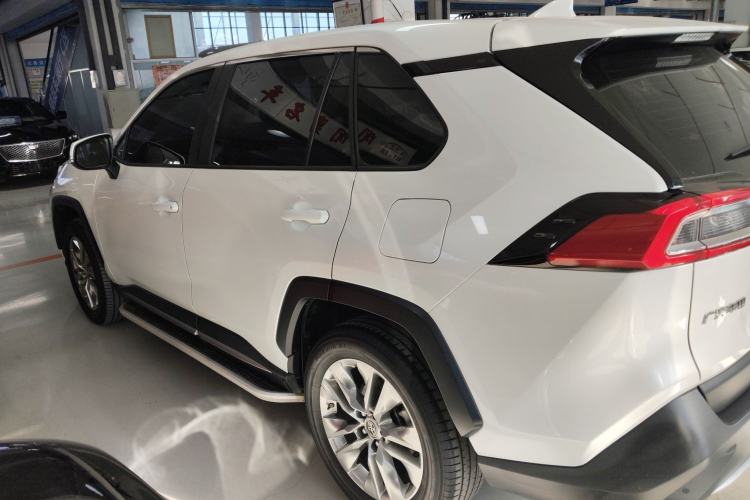 Used Toyota Wildlander 2022 2.0L CVT 4x4 Luxury PLUS Edition