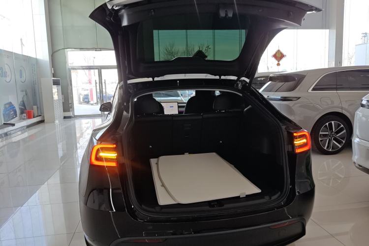 Used Tesla Model Y 2023 Rear-Wheel-Drive Version