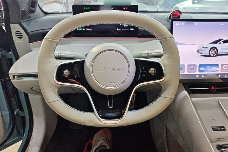 Used Hima Luxeed S7 2025 785 km Ultra
