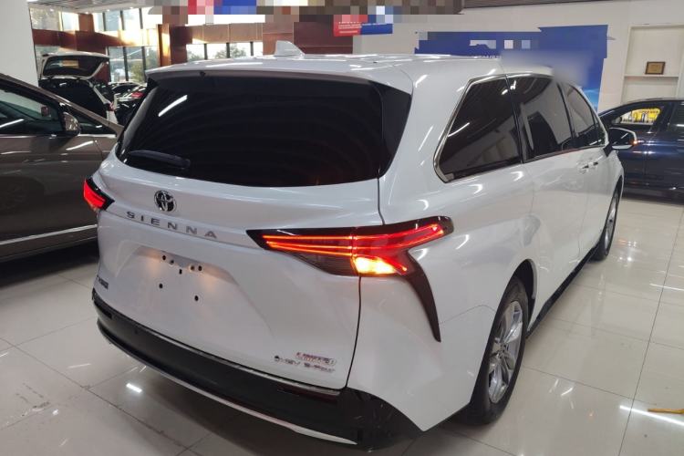 Used Toyota Sienna 2024 2.5L Hybrid Four-Wheel Drive Prestige Edition
