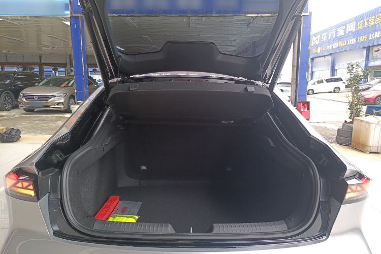 Used Changan UNI-V 2024 1.5T Prestige Sport Edition
