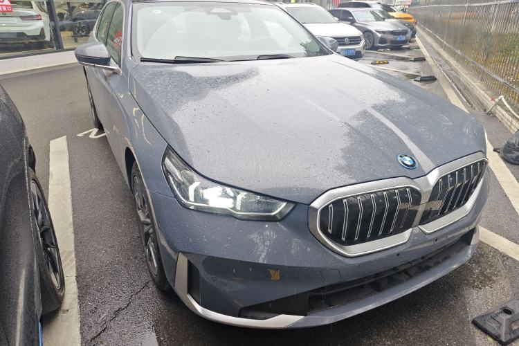 Used BMW i5 2024 eDrive 35L Luxury Package
