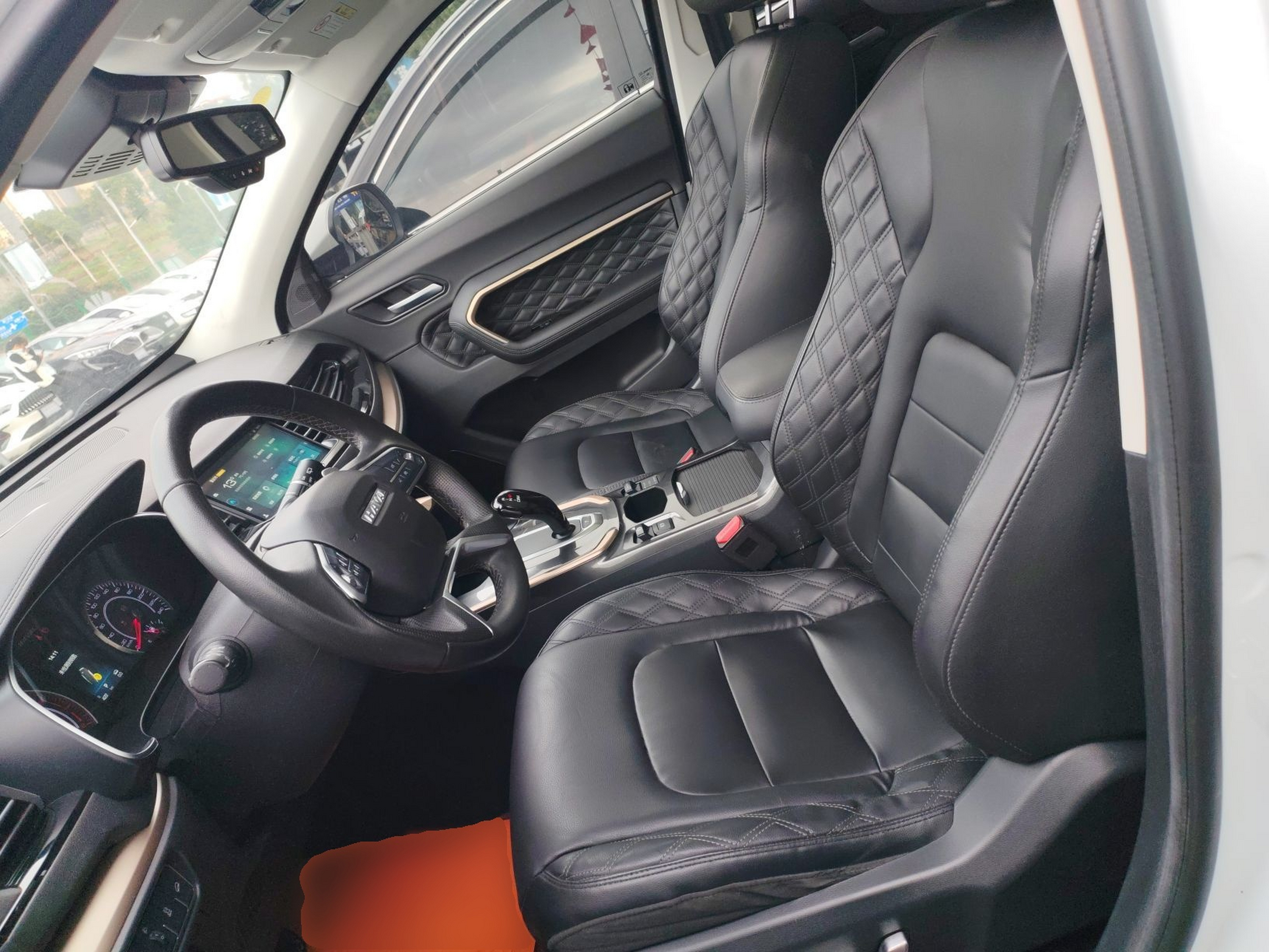 المقاعد الأمامية داخل السيارة