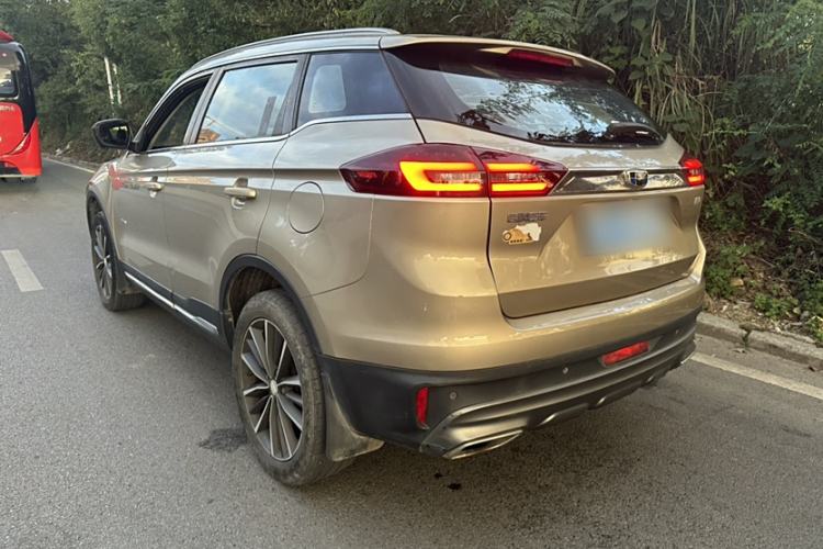 Used Geely Auto Emgrand X7 Sport 2018 1.8TD Automatic Two-Wheel Drive ZhiZun Model with 4G Connectivity
