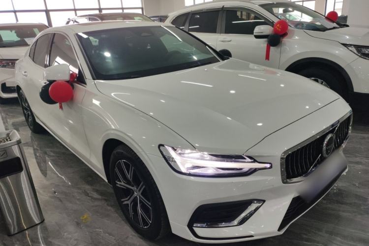 Used Volvo S60 2025 B4 Zhiyi Luxury Edition
