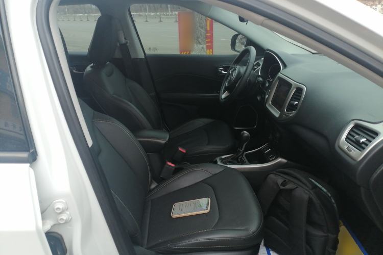 Used  Compass 2017 200T Automatic Family Edition
