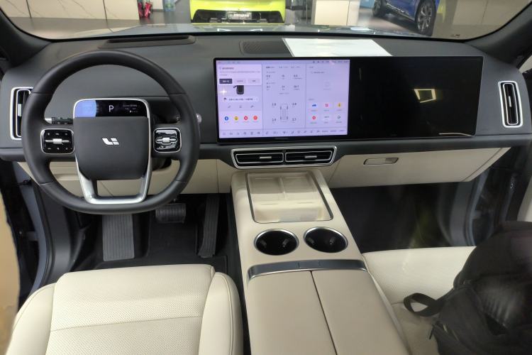 Used Li Auto L8 2025 Ultra Smart Refreshed Edition
