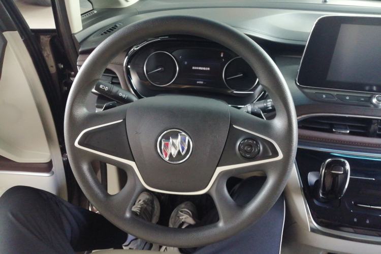 Used Buick GL8 2022 Land Cruiser Executive Class 652T Comfort Model
