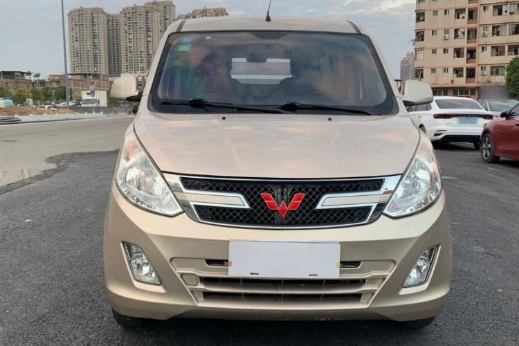 Used Wuling Rongguang V 2018 1.5L Standard Version
