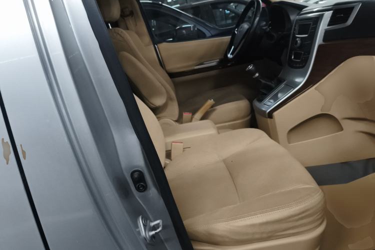 Used Jinbei Grace 2014 2.0L Luxury Short-Wheelbase 7-Seater 1TR