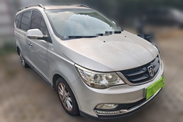 Used Baojun 730 2014 1.5L manual luxury trim 7 seats
