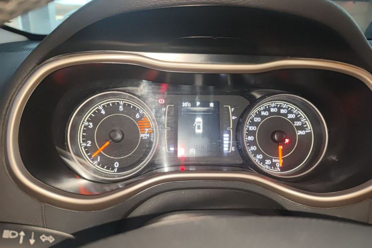 Used  Cherokee 2016 2.4L Leading Edition