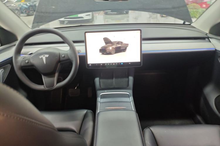 Used Tesla Model Y 2023 Rear-Wheel-Drive Version
