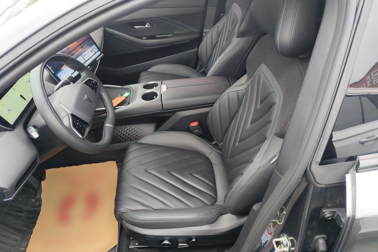 Used  SL03 2023 200Max Range-Extended Version
