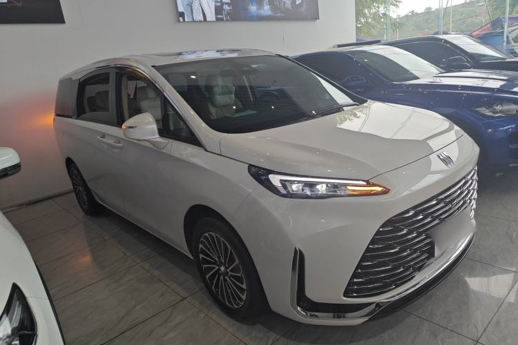 Used Buick GL8 New Energy 2025 Lu Shang Luxury Edition 7-Seater
