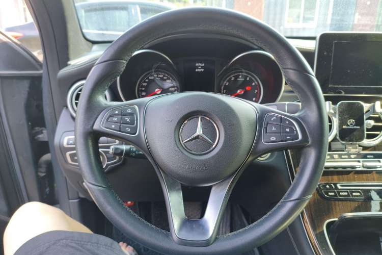 Used Mercedes-Benz GLC 2017 GLC 260 4MATIC Luxury Model
