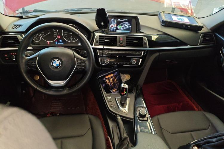 Used BMW 3 Series 2016 320Li Ambition Model
