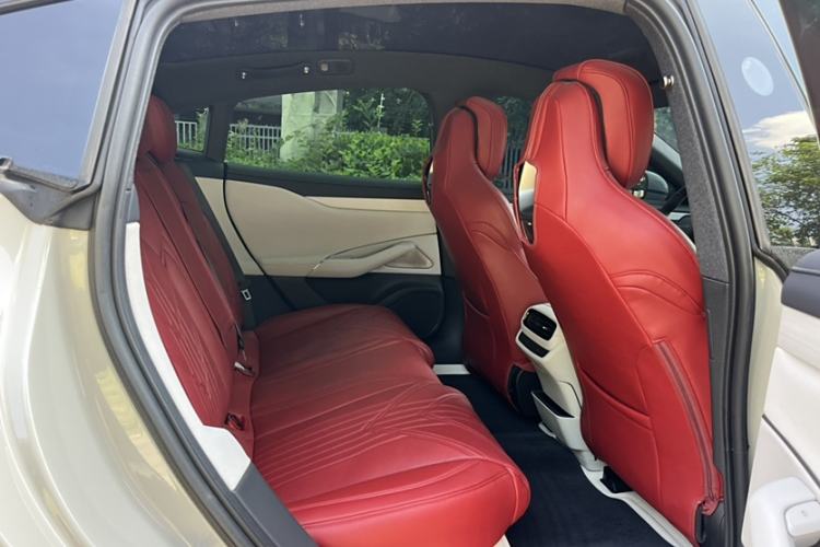 Used  SU7 2024 Rear-Drive Ultra-Long Range Advanced Pro-Level Intelligent Driving Version
