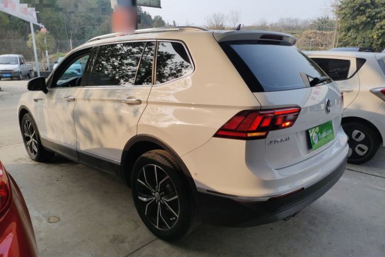 Used Volkswagen Tiguan L 2019 330TSI Automatic Two-Wheel Drive Smart Luxury Version China V Emission Standard

