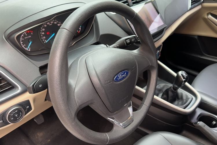 Used Ford Escort 2015 1.5L Manual Comfort Model
