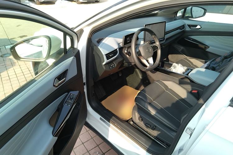 Used Volkswagen ID.4 X 2025 Smart Version Pure & Intelligent Enjoyment Edition
