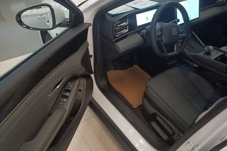 Used BYD Qin L 2025 DM-i Smart Drive 80KM Leading Model
