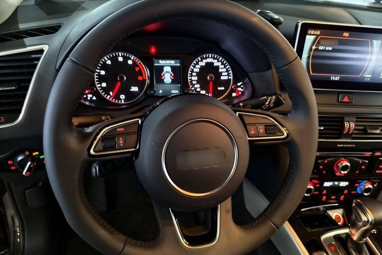 Used Audi Q5 2017 Plus 40 TFSI Technology Model
