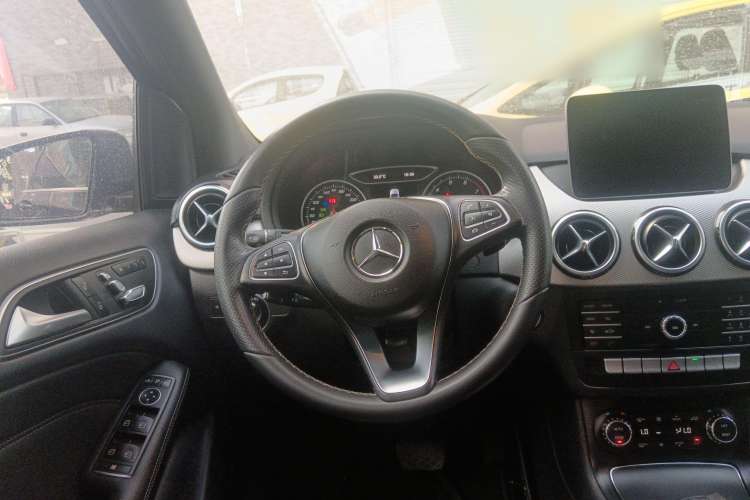 Used Mercedes-Benz B-Class 2017 B 200 Fashion Model
