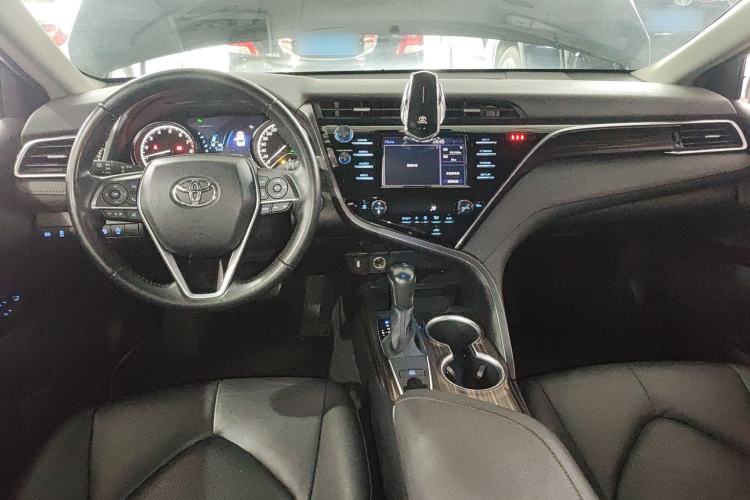 Used Toyota Camry 2018 2.0G Luxury Edition
