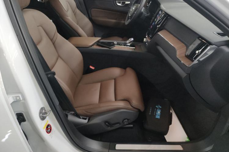 Used Volvo XC60 New Energy 2025 Plug-in Hybrid Long-Range All-Wheel Drive Smart & Luxurious Edition